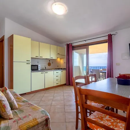 Sea View Isola Rossa 4 بيت للعطل *