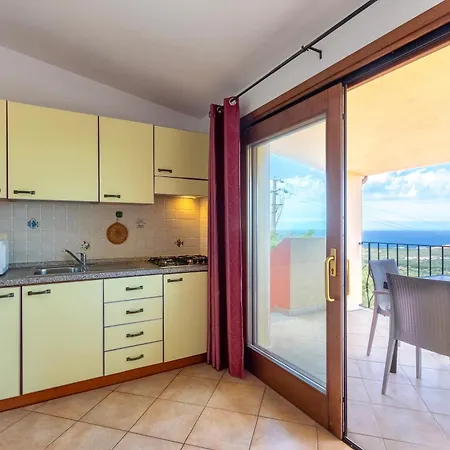 Sea View Isola Rossa 4 * Cascabraga