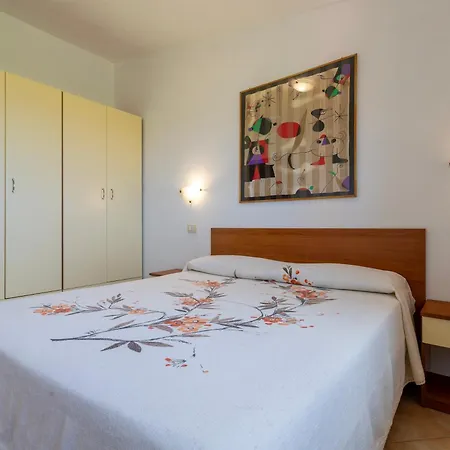 Sea View Isola Rossa 4 بيت للعطل