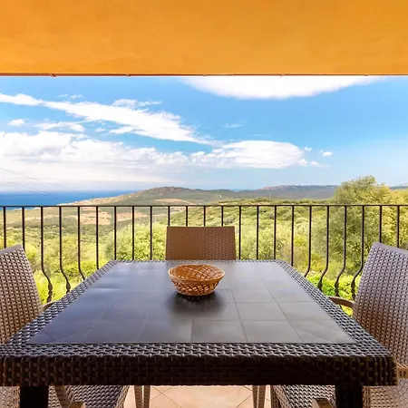 بيت للعطل Sea View Isola Rossa 4