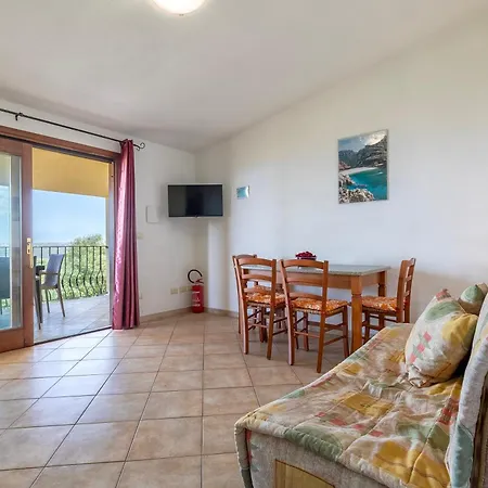 بيت للعطل Sea View Isola Rossa 4 *